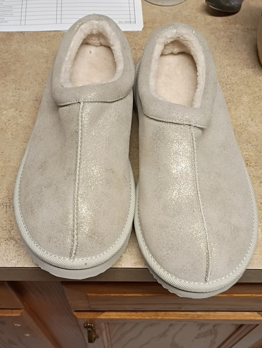 Women's Plush Slip-On Slippers in Light Beige - Cozy Indoor Comfort